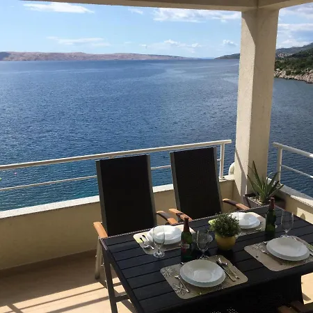Adria Apartmani Karlobag Exterior photo