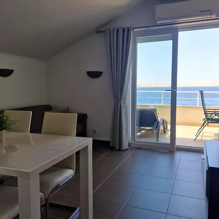 Adria Apartmani Karlobag Exterior photo